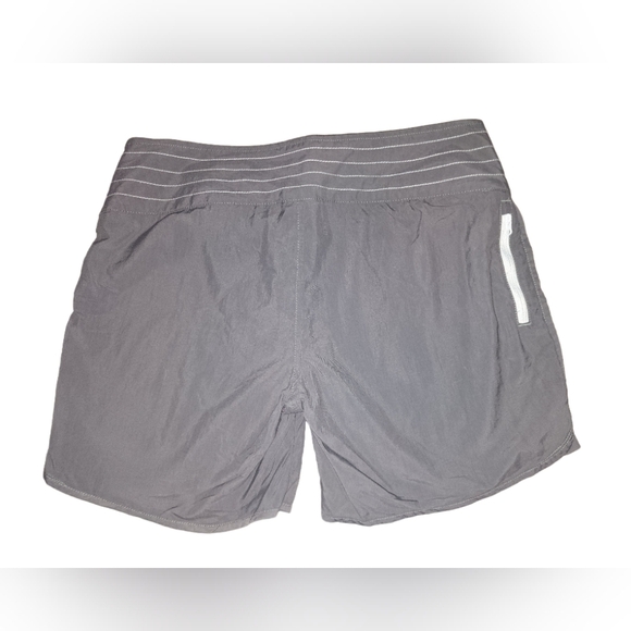 Mountain Hardwear Womens 8 Dark Gray Hybrid Shorts​ - Picture 3 of 3